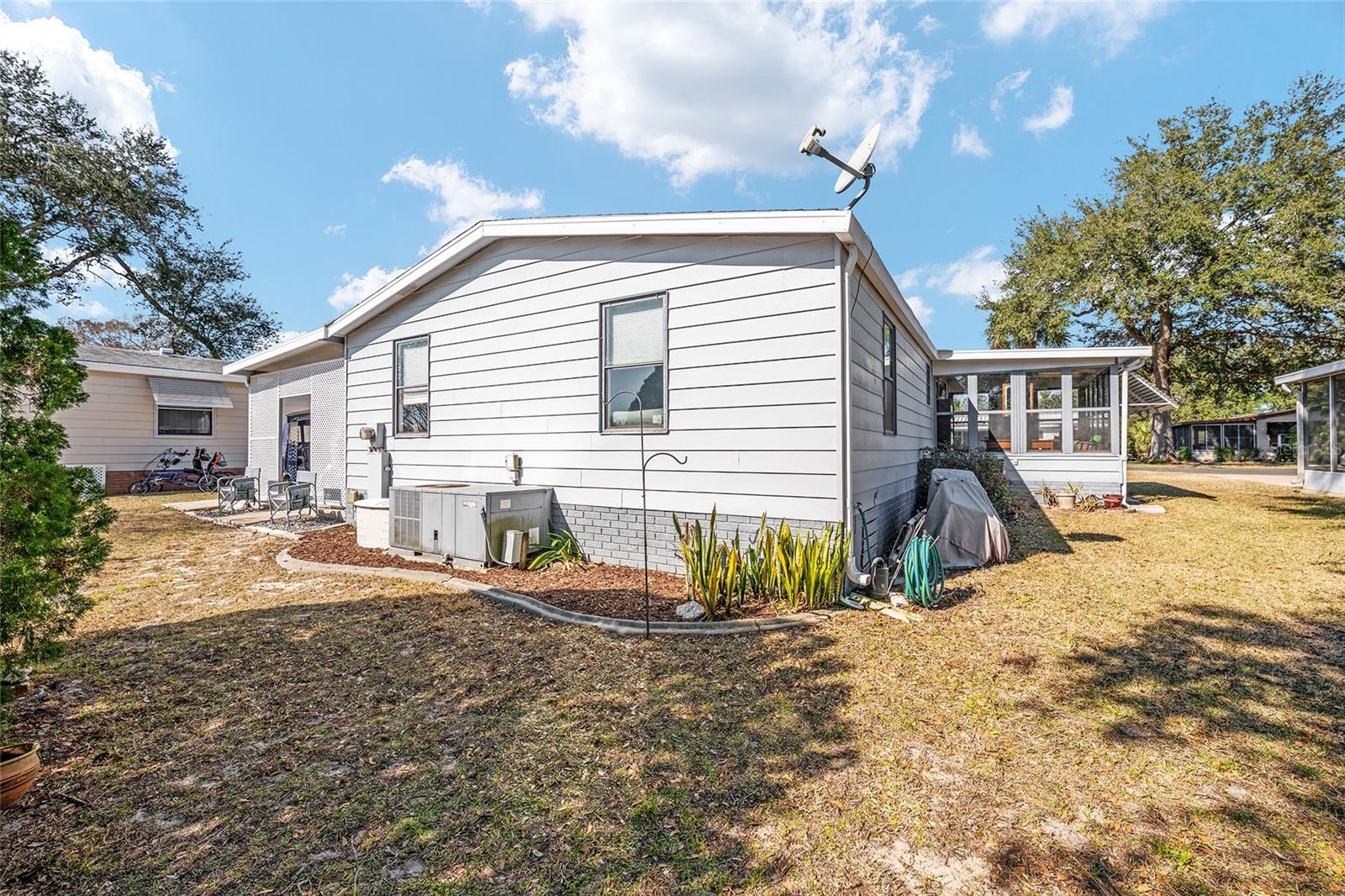 1874 W SCHWARTZ BLVD