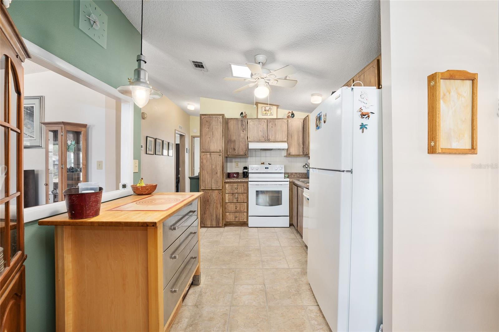 1874 W SCHWARTZ BLVD