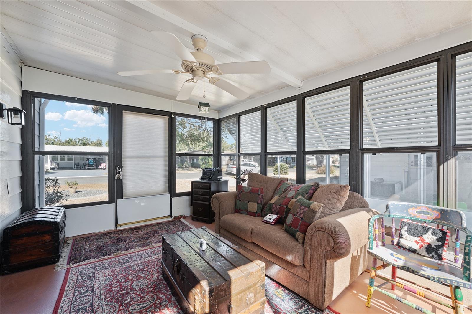 1874 W SCHWARTZ BLVD