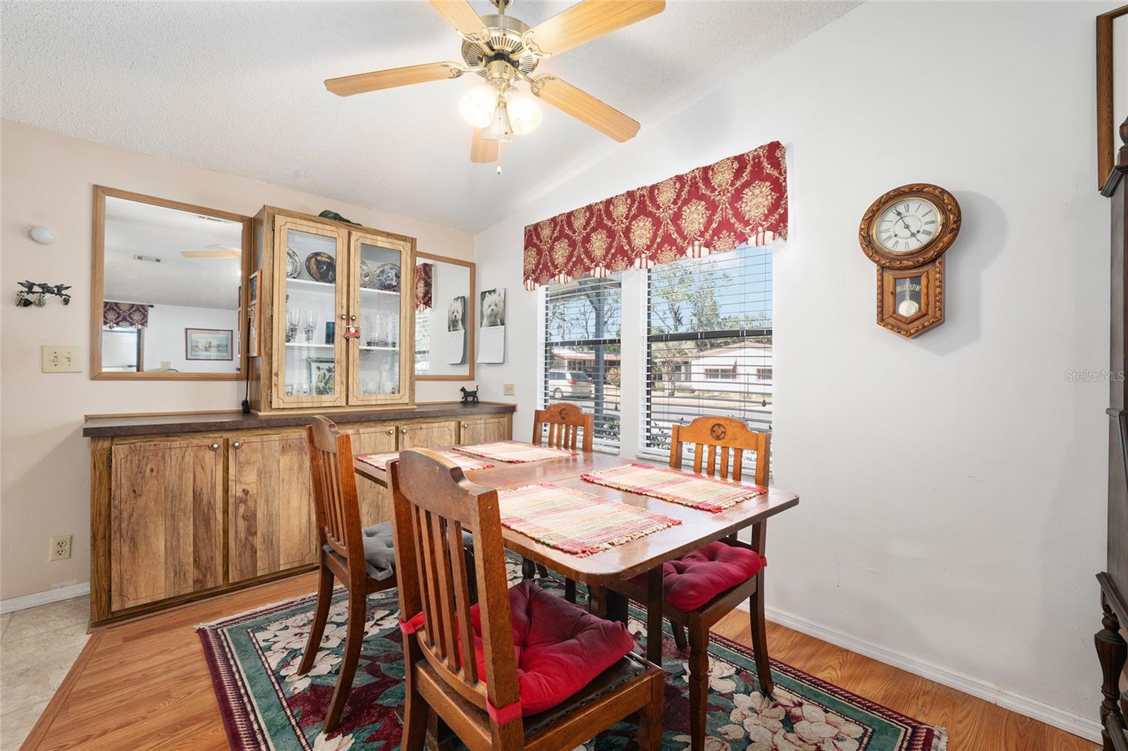 1874 W SCHWARTZ BLVD