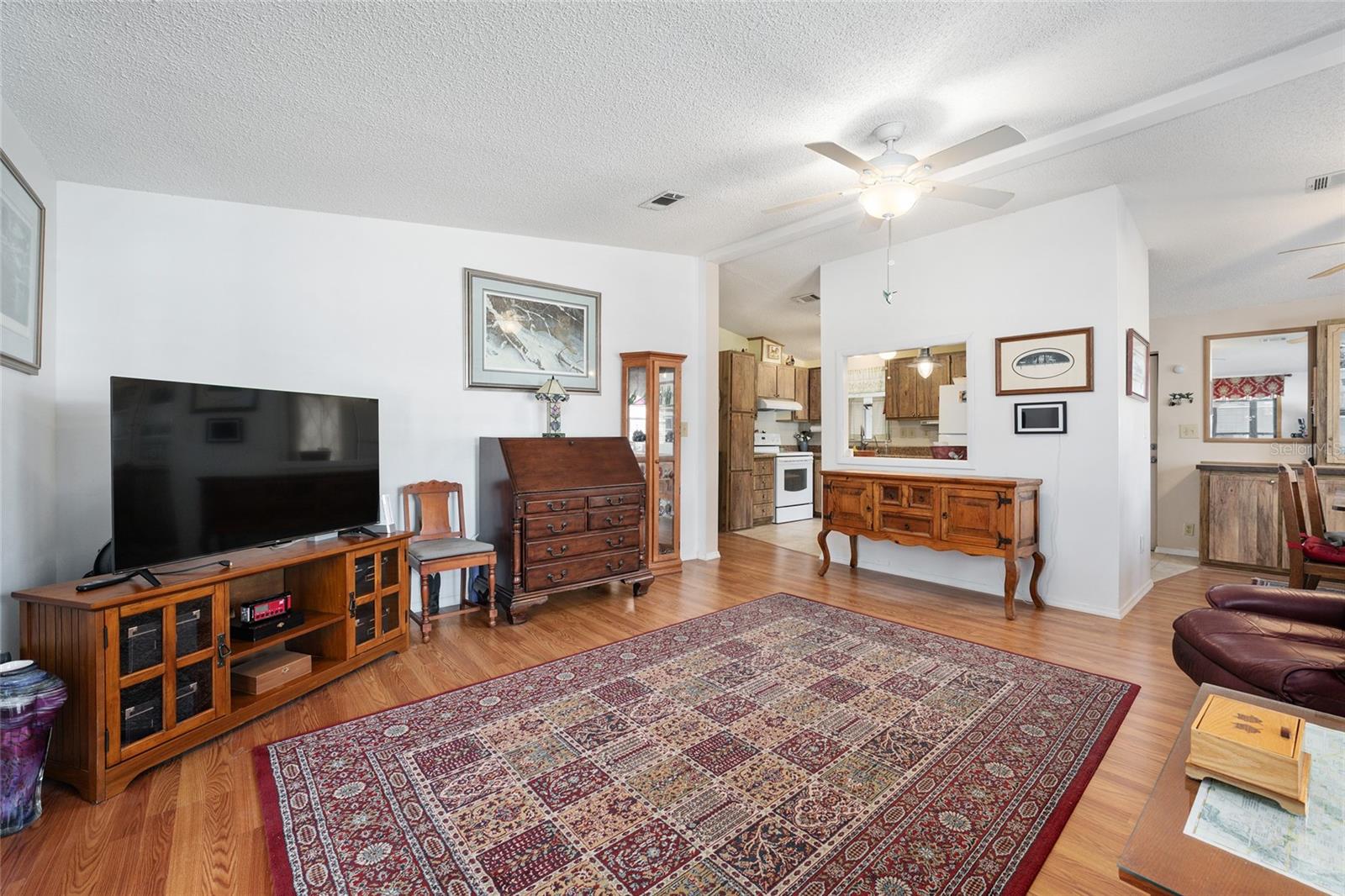 1874 W SCHWARTZ BLVD