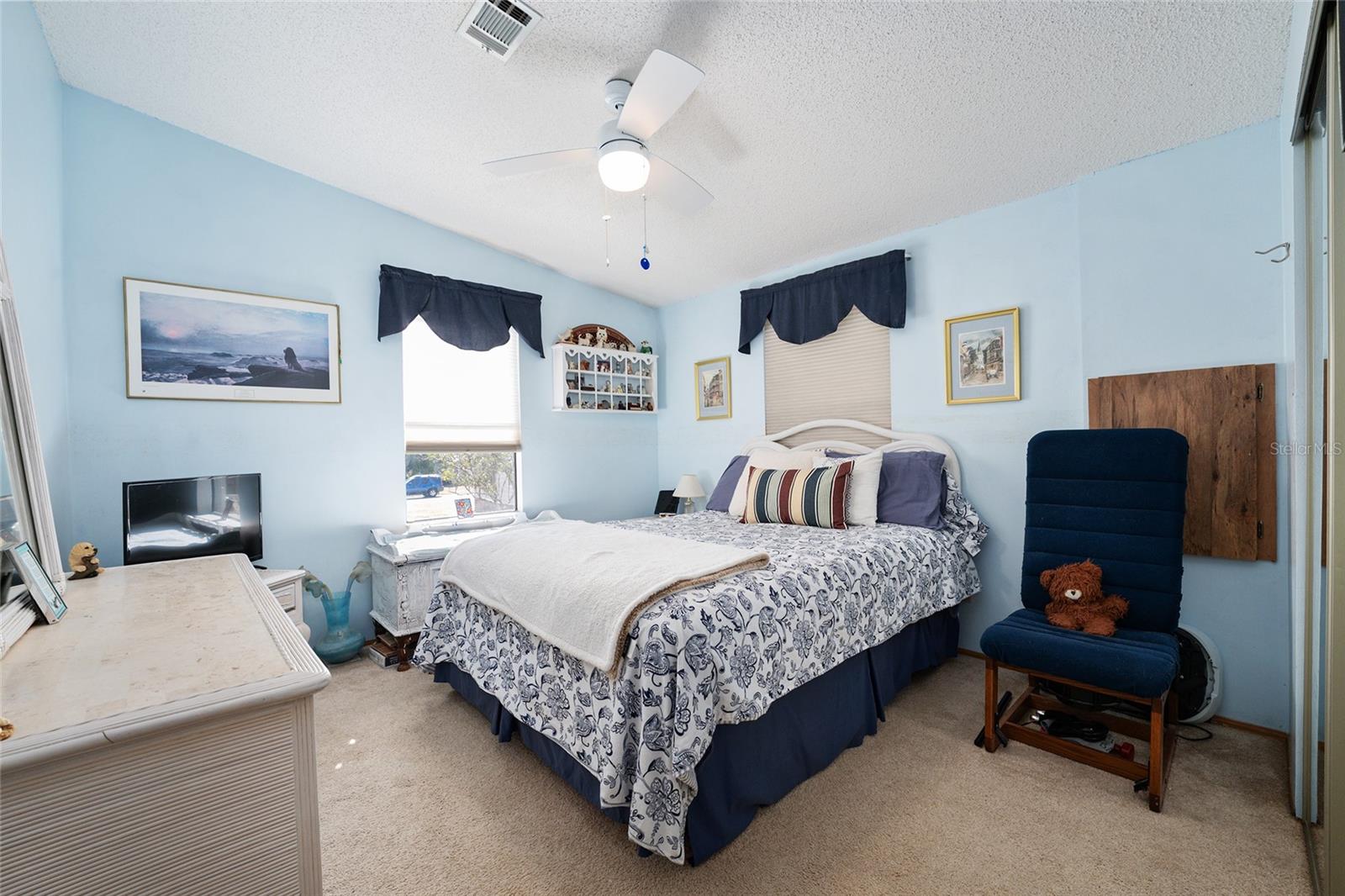 1874 W SCHWARTZ BLVD