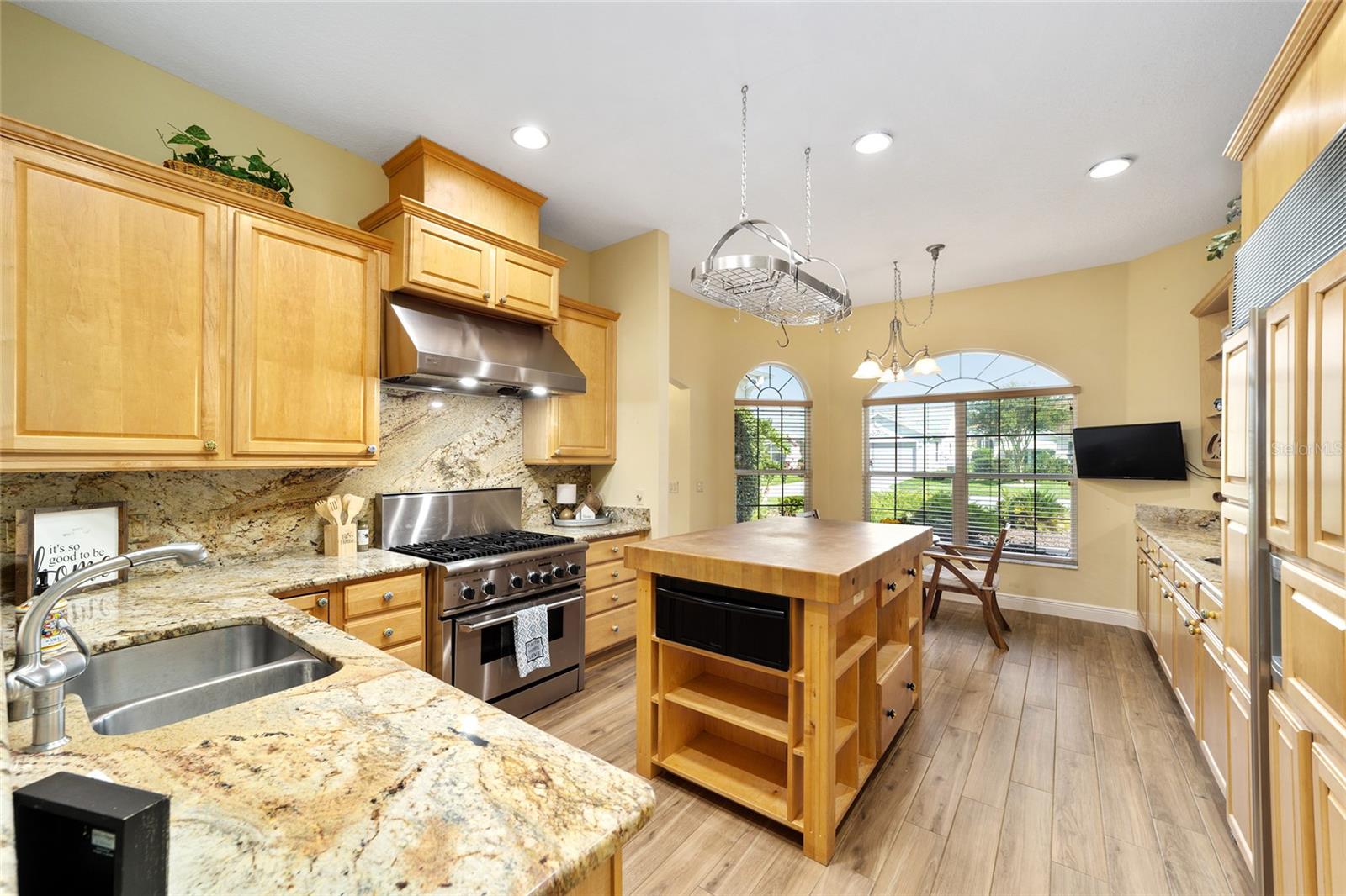 1322 AUGUSTINE DR
