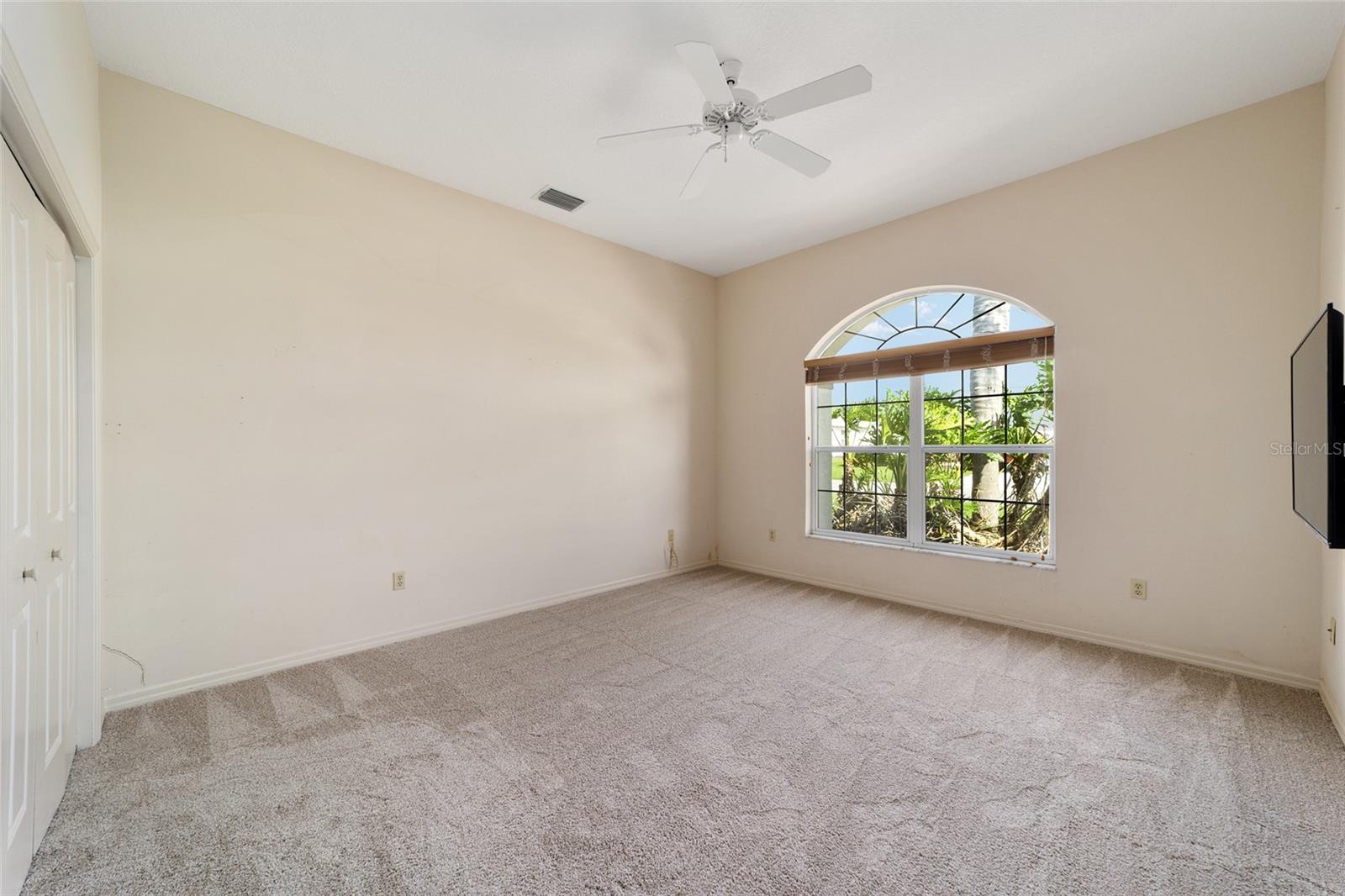 1322 AUGUSTINE DR
