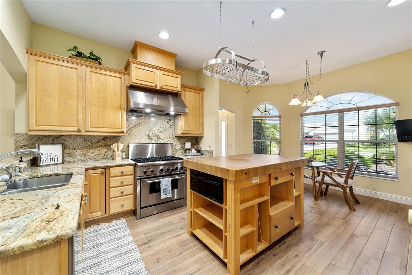 1322 AUGUSTINE DR