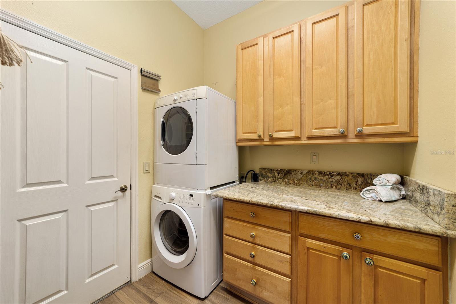 1322 AUGUSTINE DR