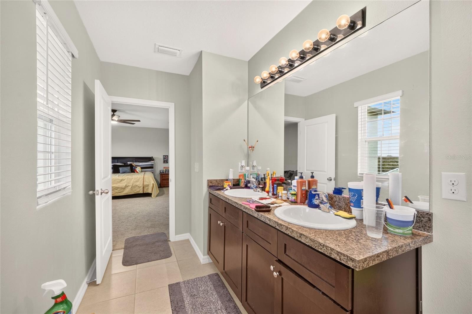 483 W RUNYON LOOP