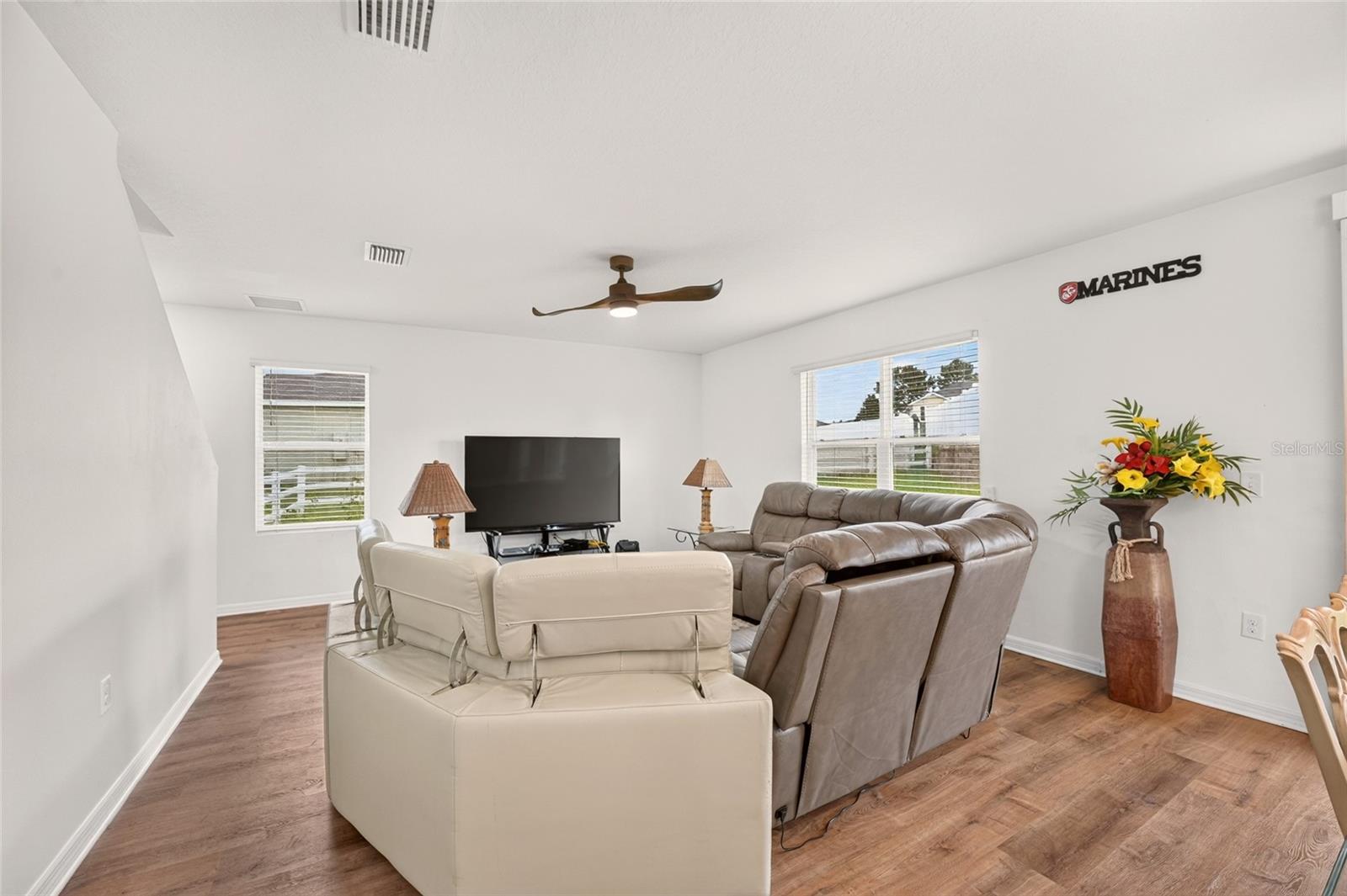 483 W RUNYON LOOP