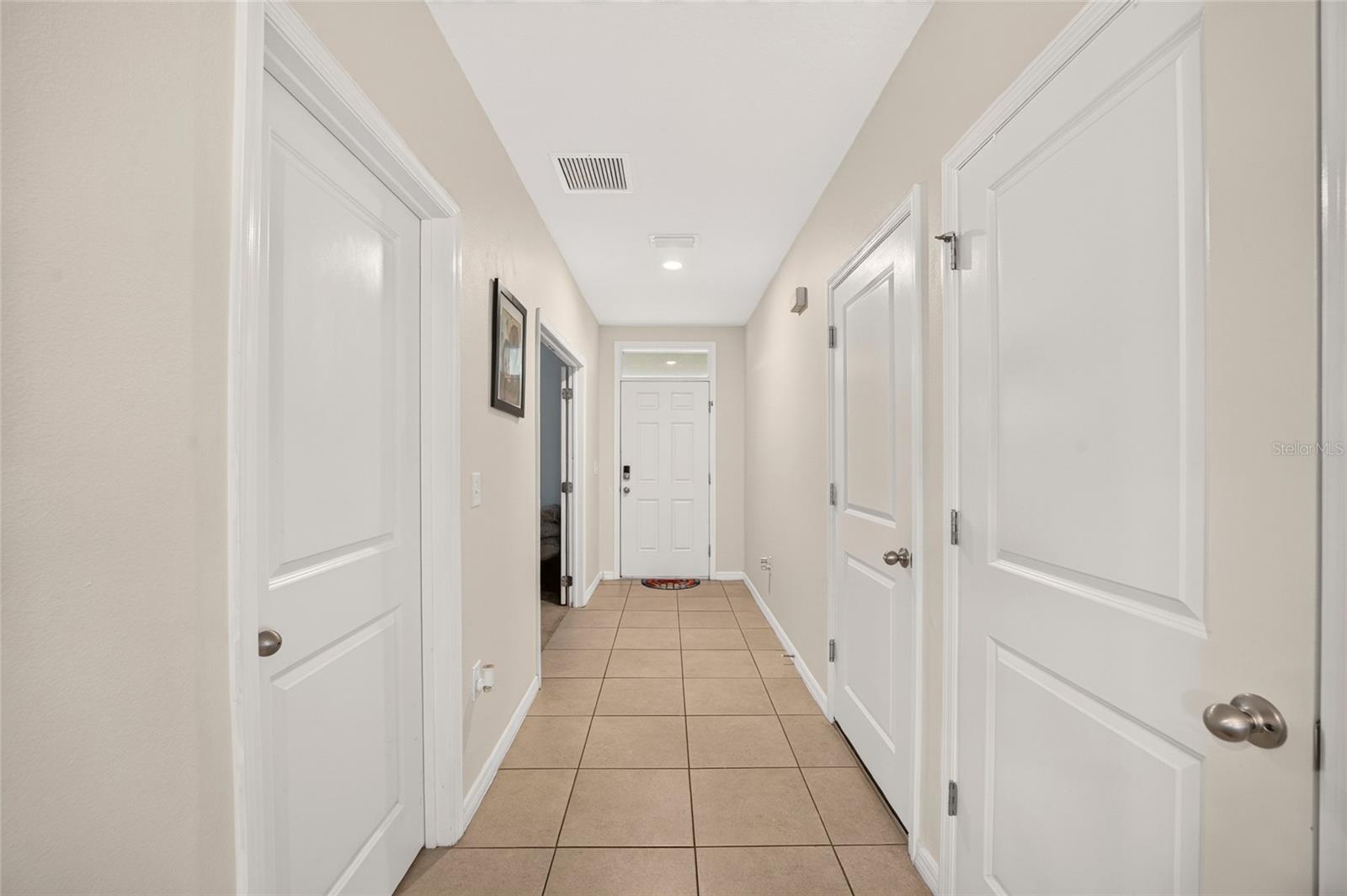 483 W RUNYON LOOP