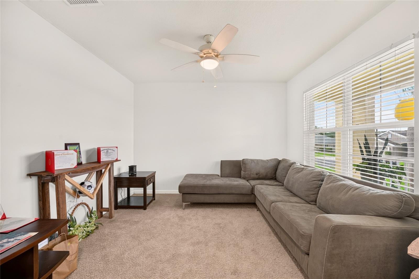 483 W RUNYON LOOP