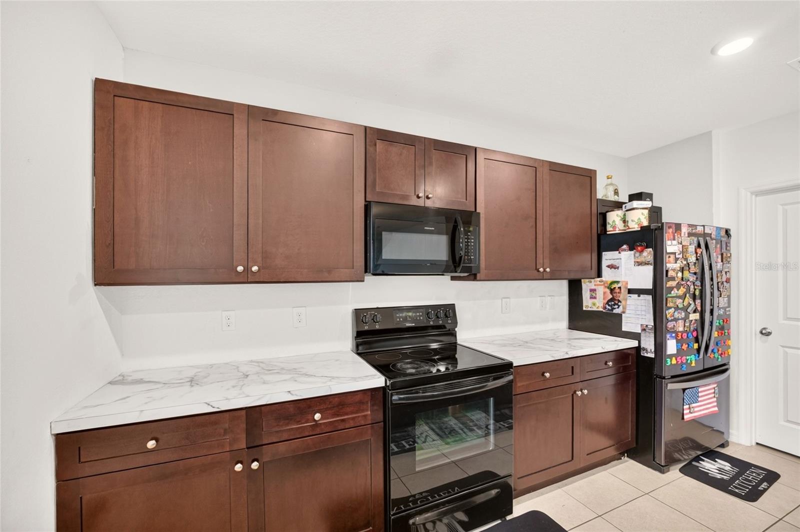 483 W RUNYON LOOP