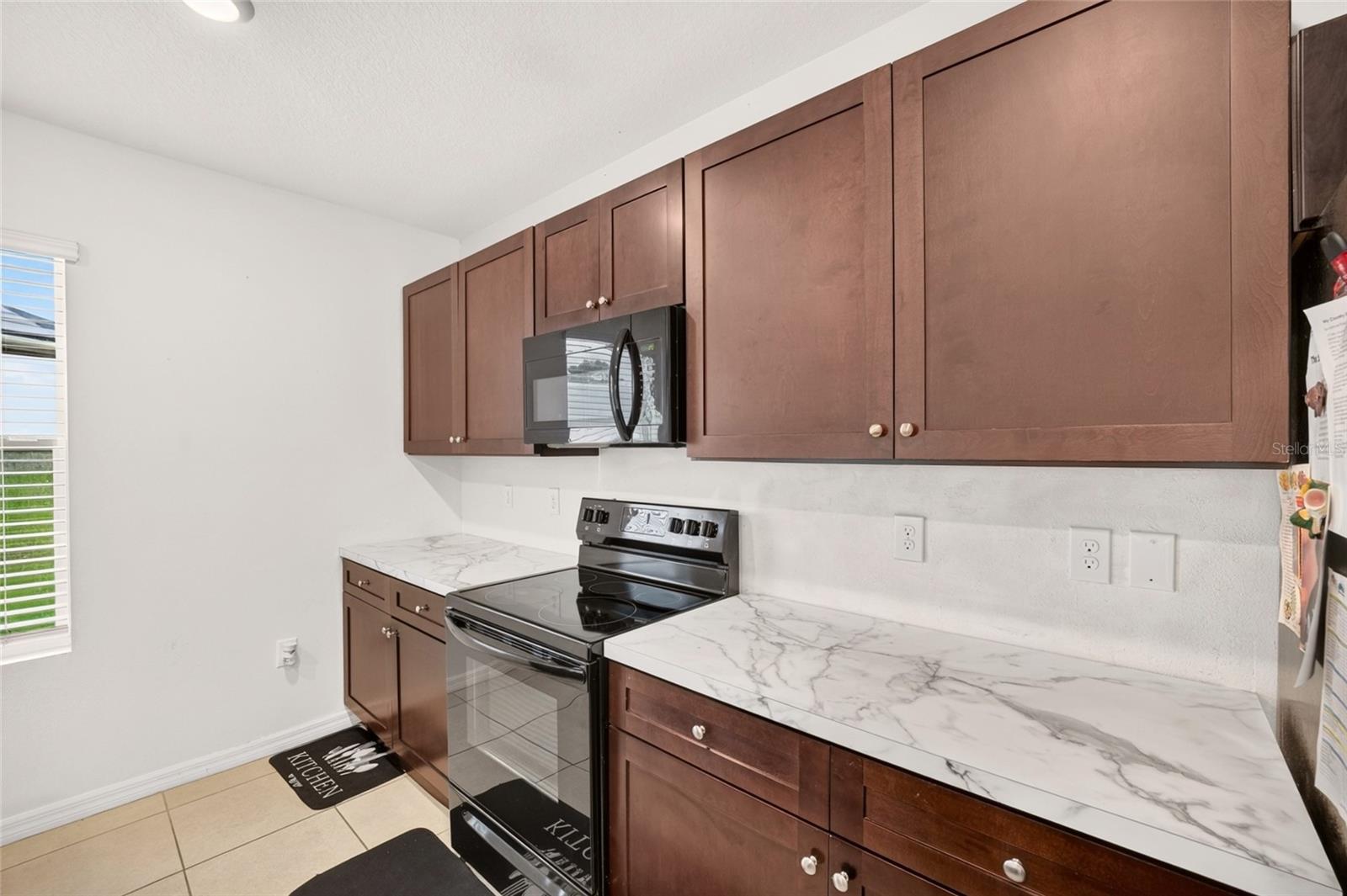 483 W RUNYON LOOP