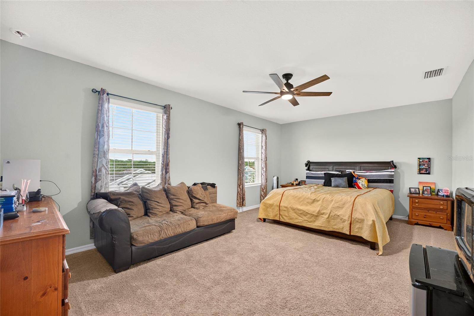 483 W RUNYON LOOP