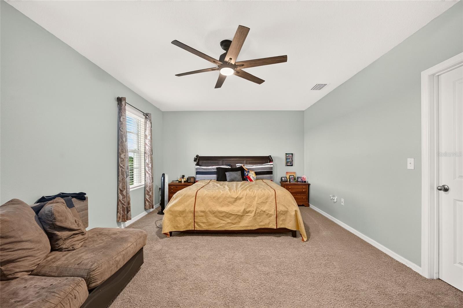 483 W RUNYON LOOP