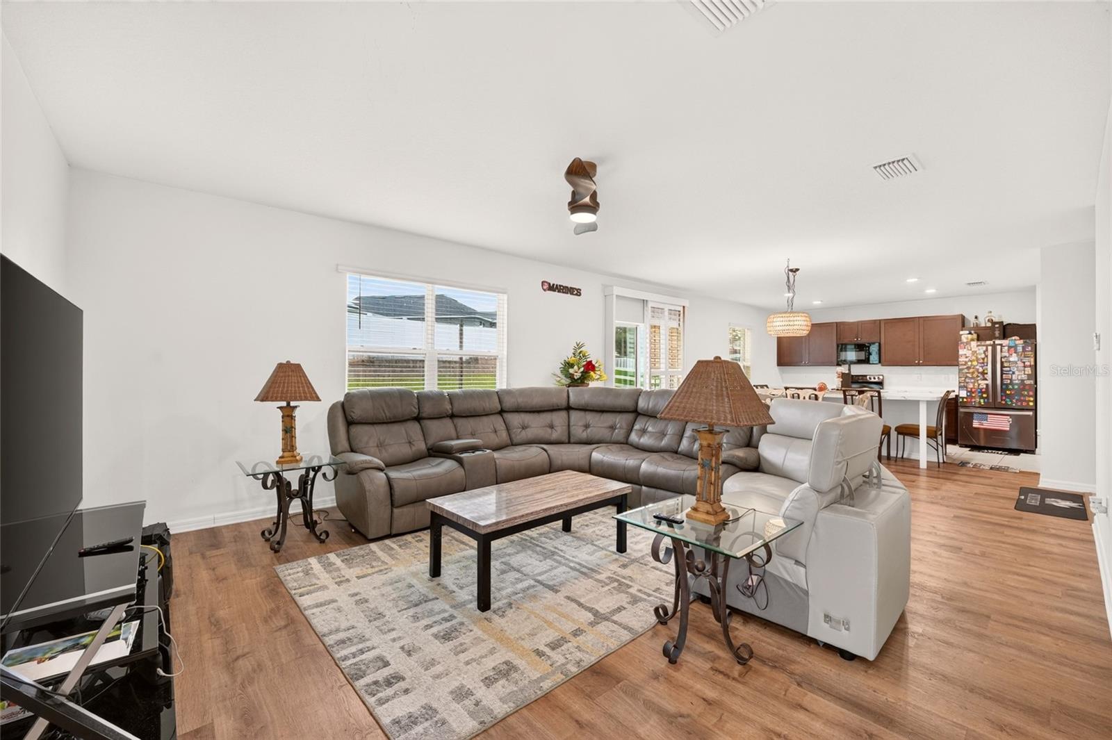 483 W RUNYON LOOP