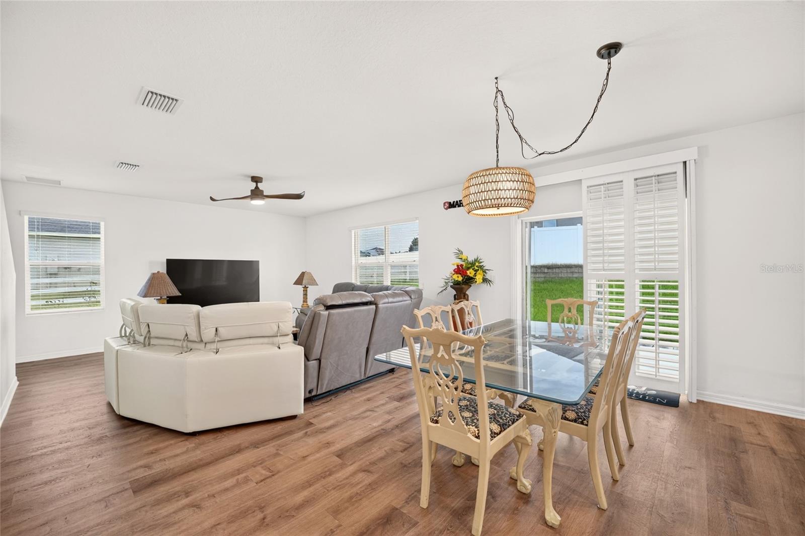 483 W RUNYON LOOP