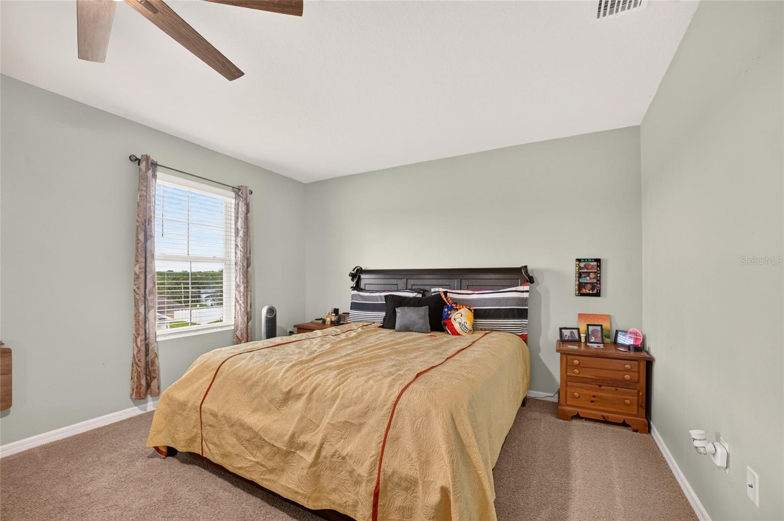 483 W RUNYON LOOP
