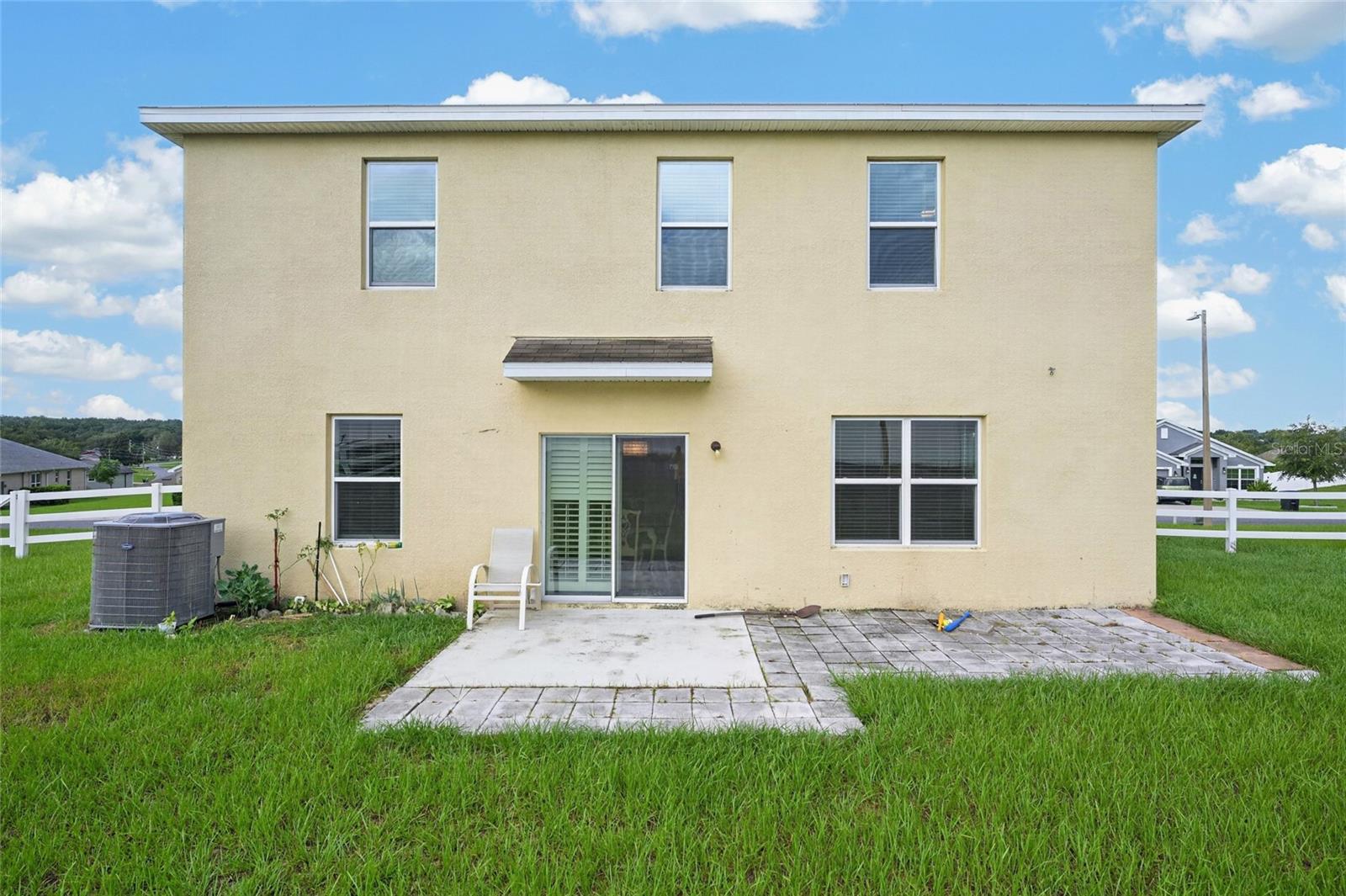 483 W RUNYON LOOP