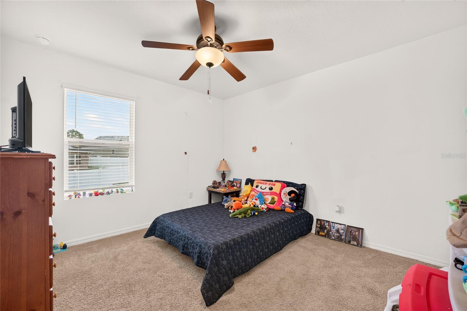 483 W RUNYON LOOP