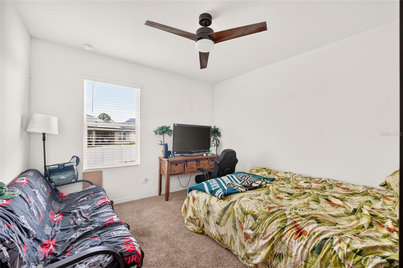 483 W RUNYON LOOP