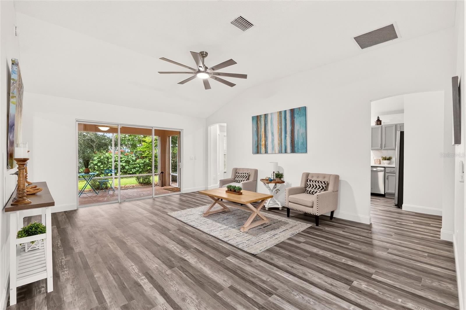 1238 Augustine Dr, Lady Lake, Fl 32159