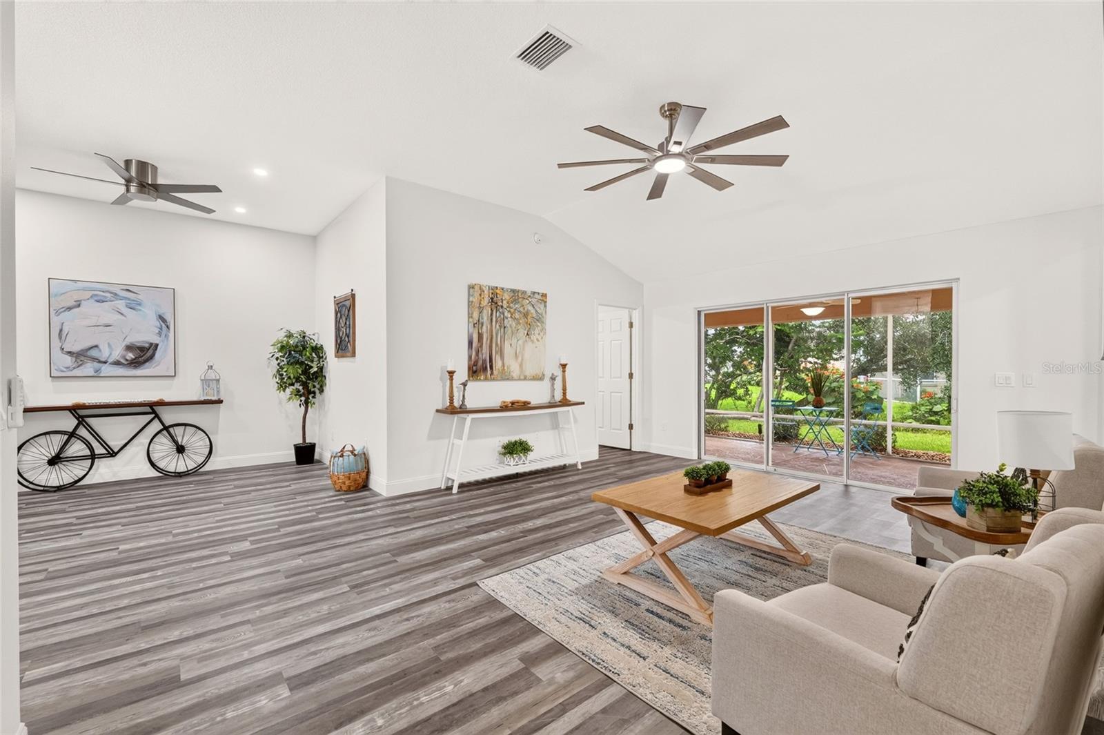 1238 Augustine Dr, Lady Lake, Fl 32159