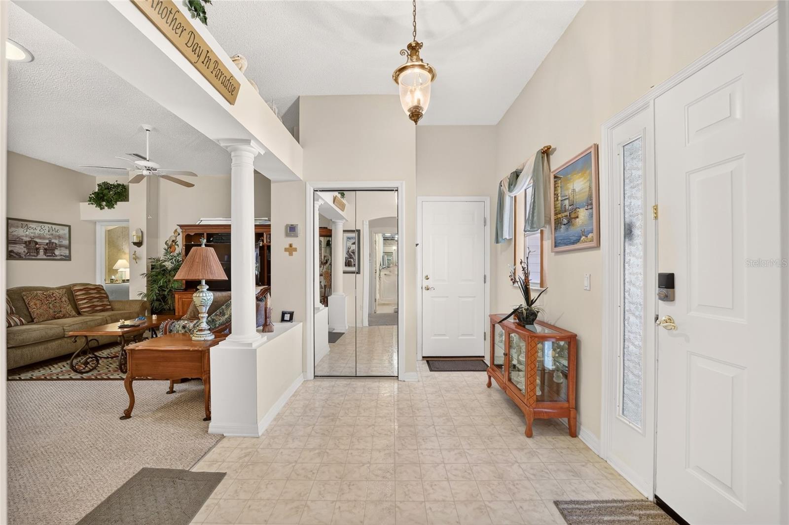 916 RAMOS DR