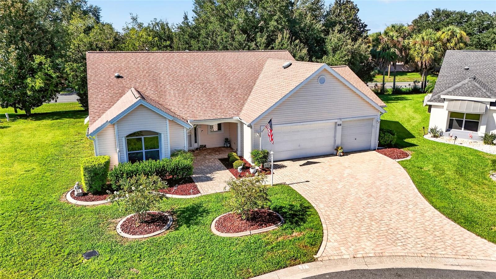 916 RAMOS DR