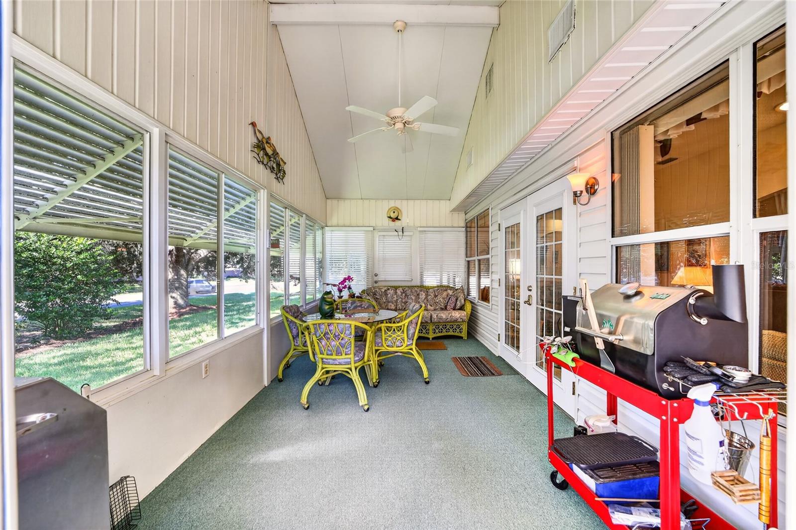 916 RAMOS DR