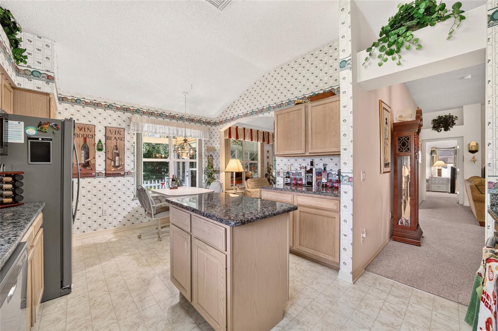 916 RAMOS DR