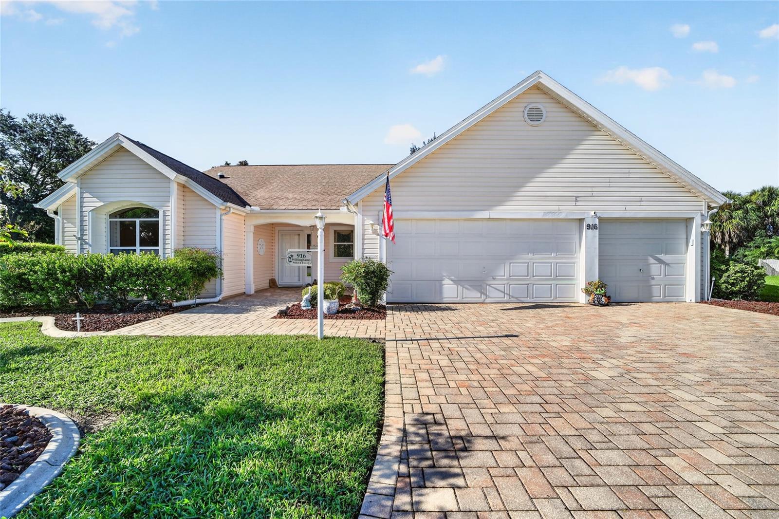 916 RAMOS DR