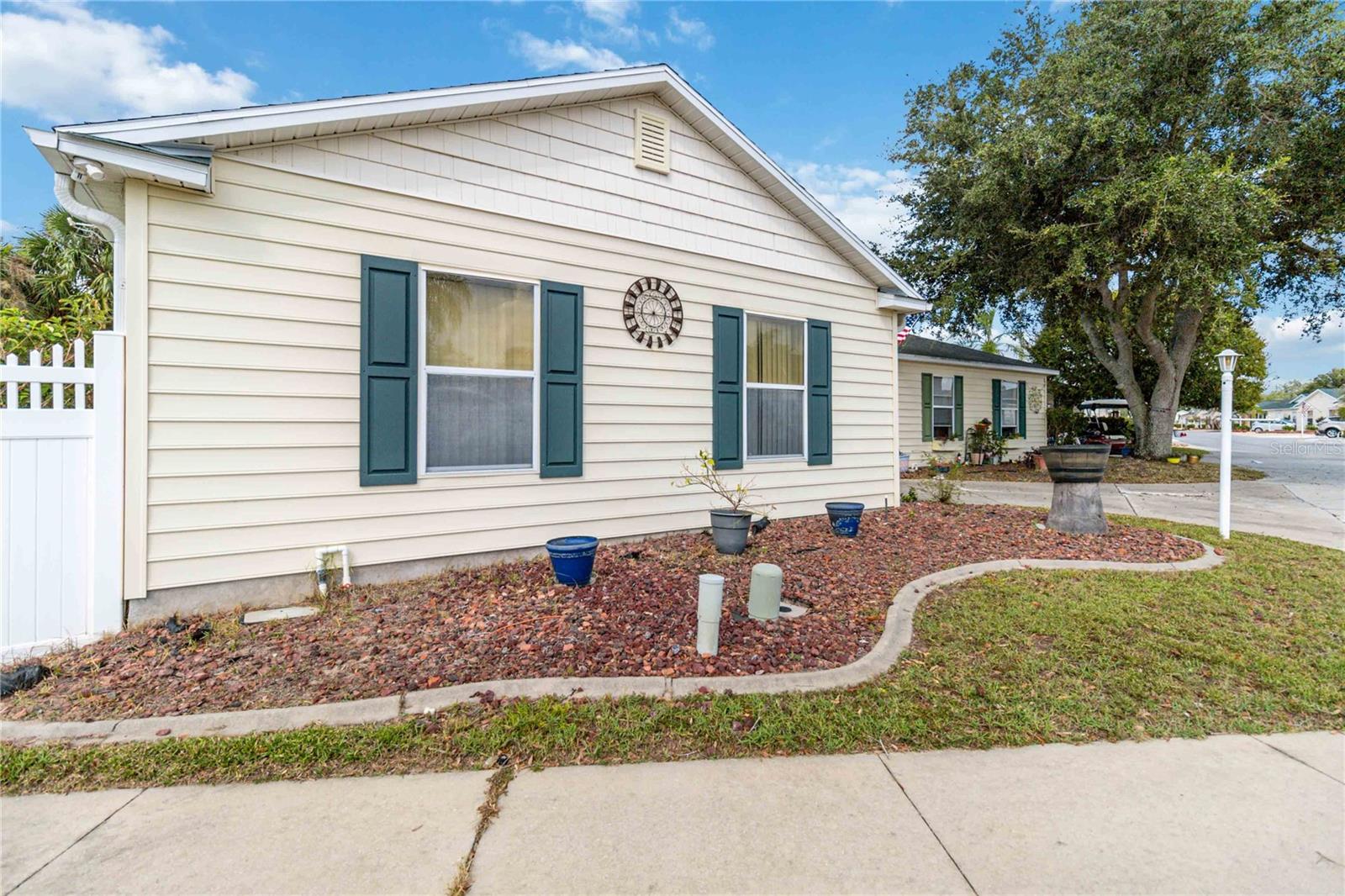 1402 AZTECA LOOP