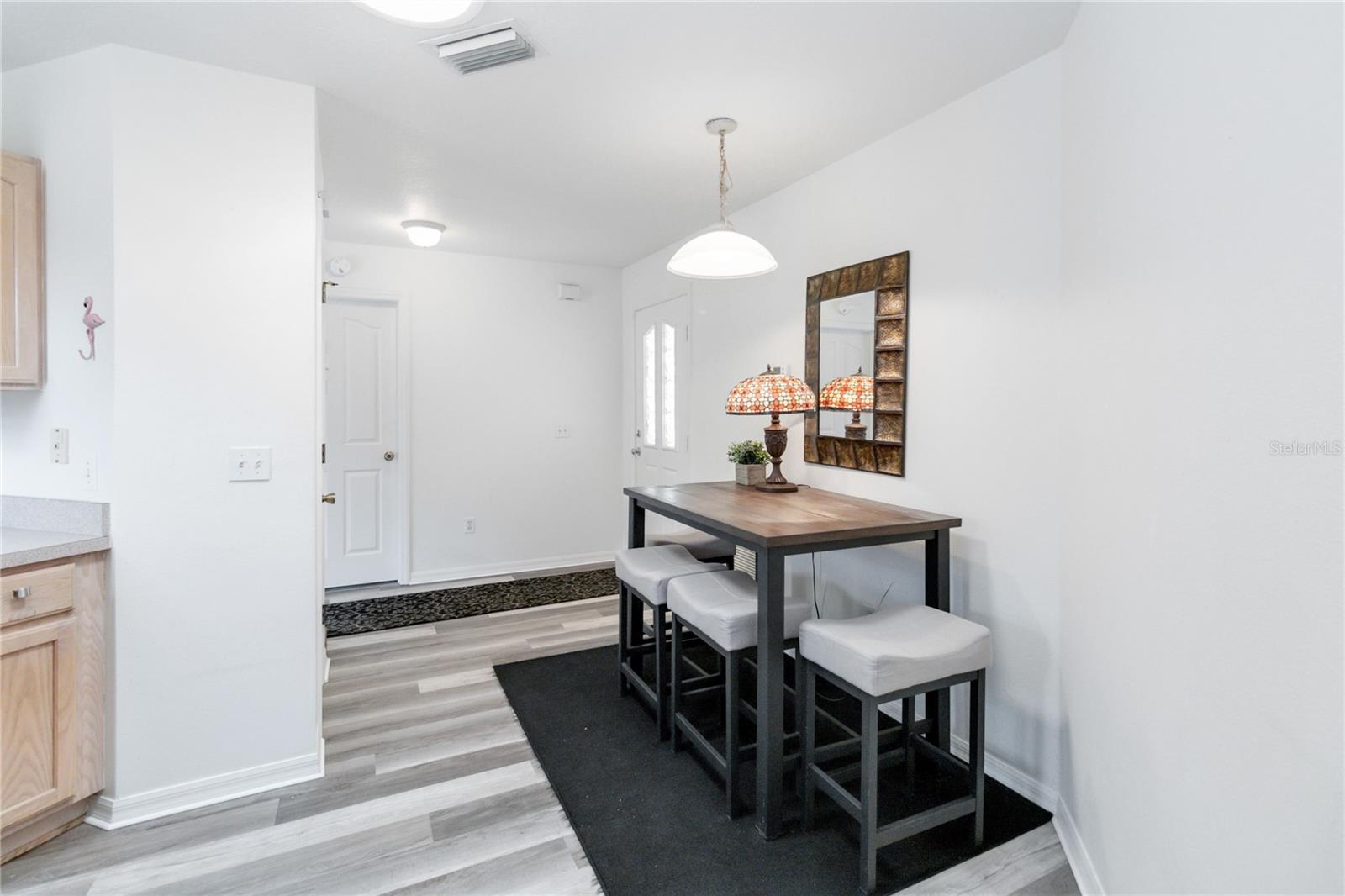 1402 AZTECA LOOP
