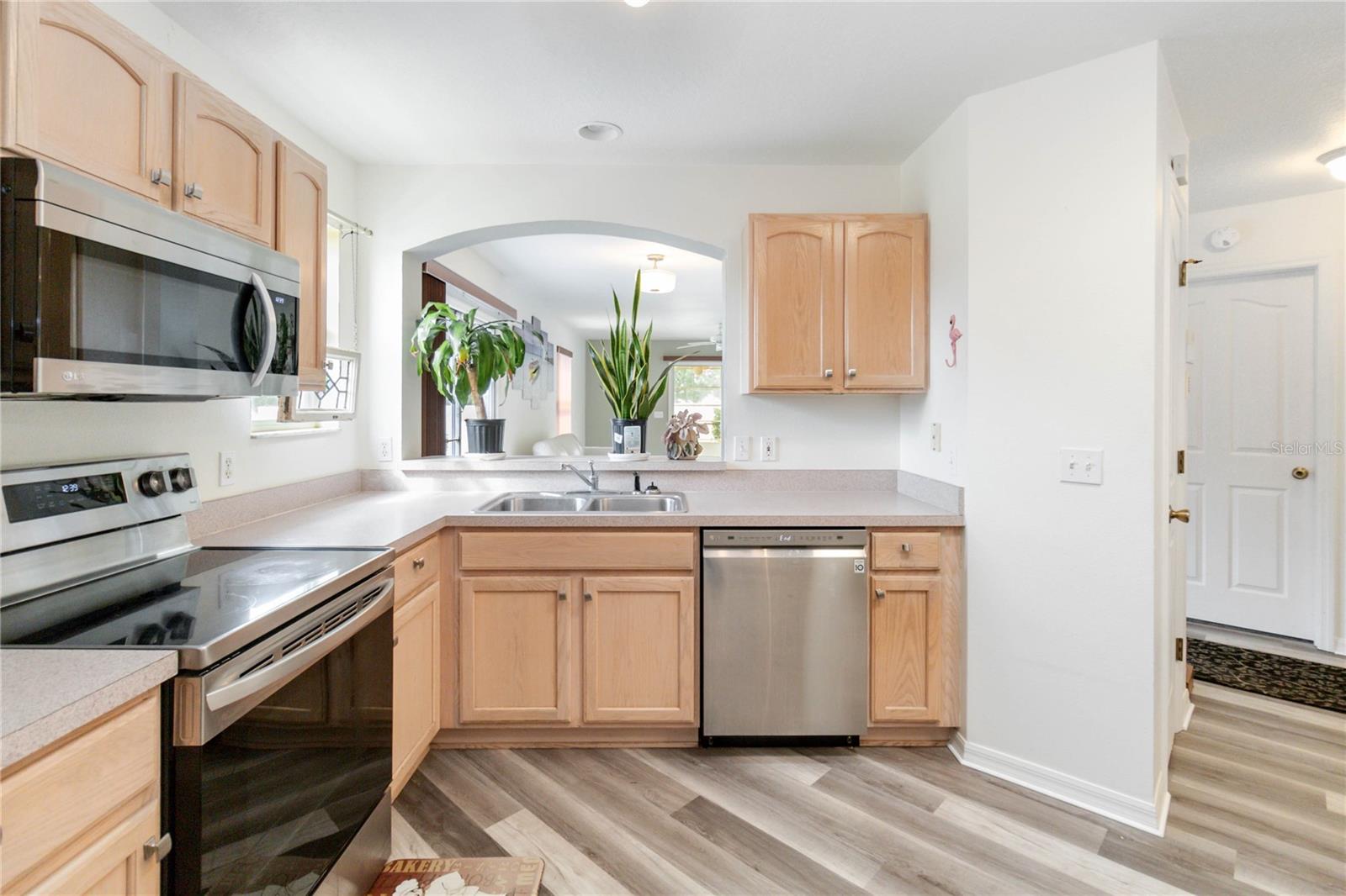1402 AZTECA LOOP