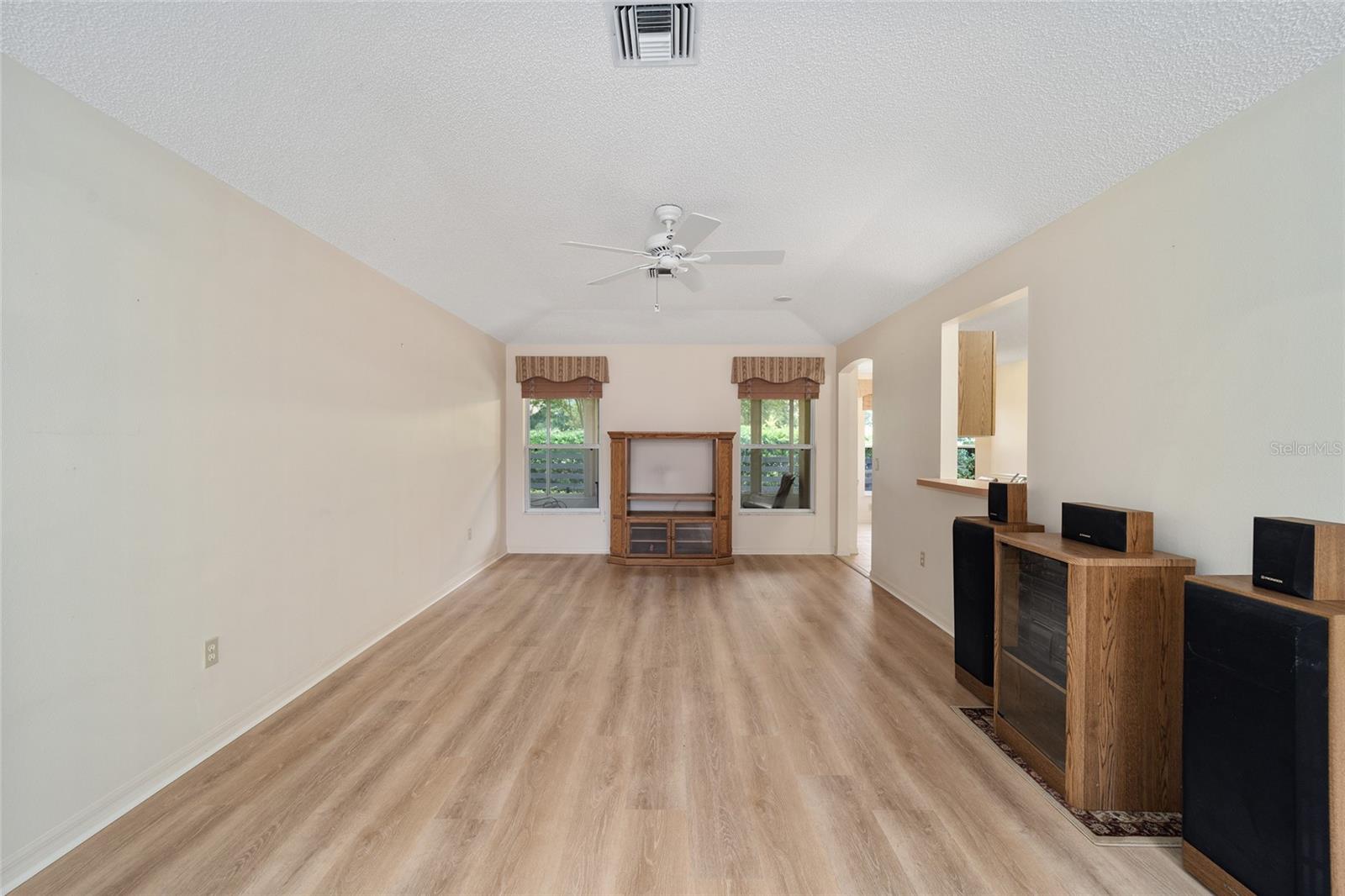 2117 BARBOSA CT