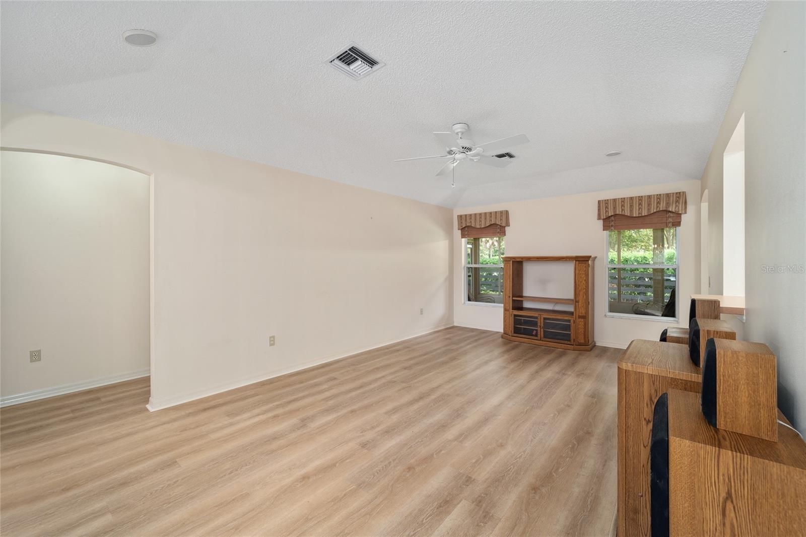 2117 BARBOSA CT