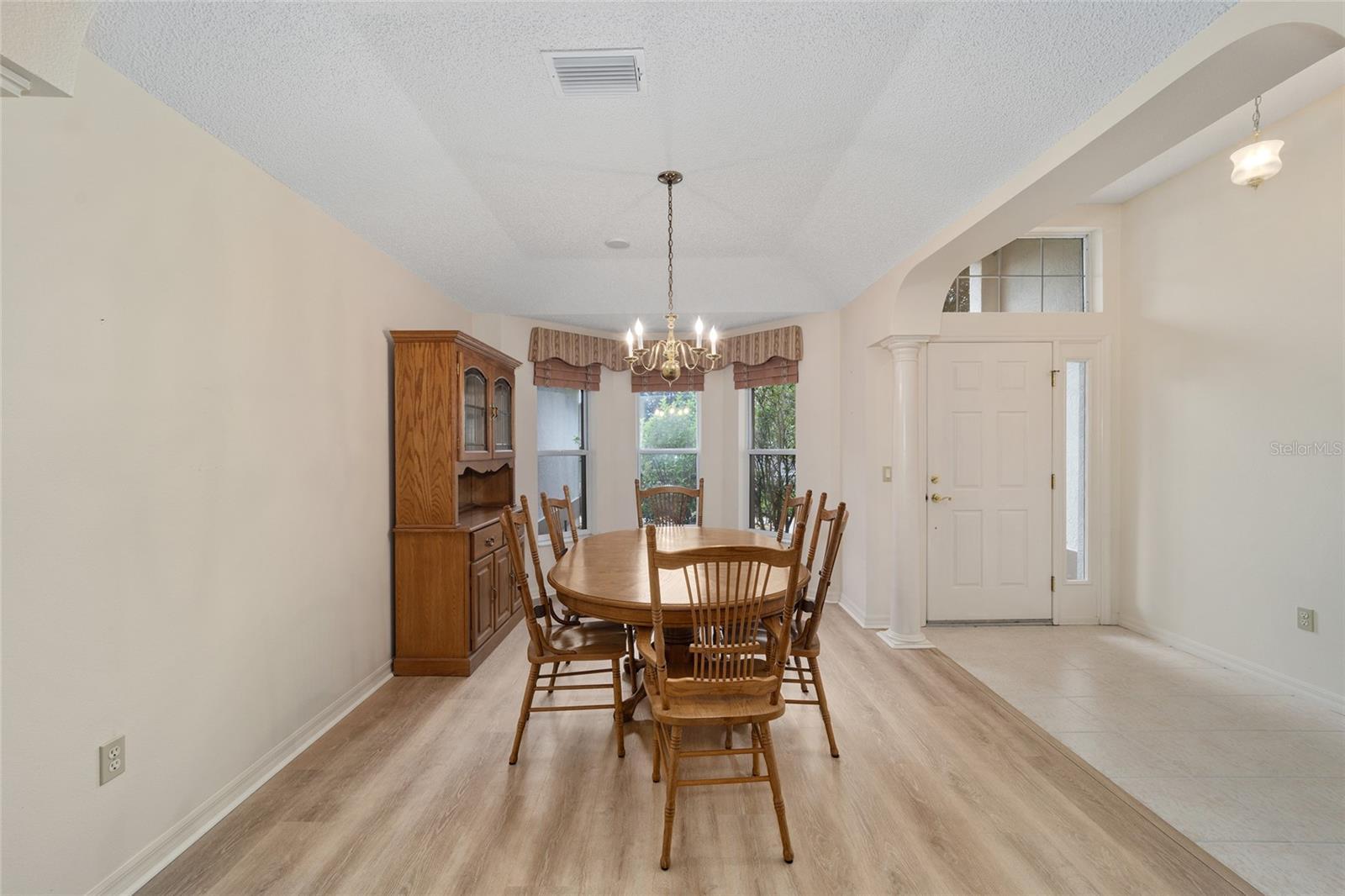 2117 BARBOSA CT