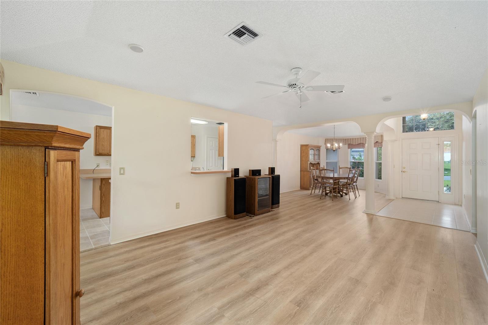 2117 BARBOSA CT