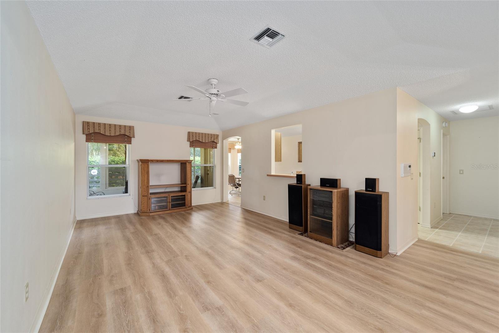 2117 BARBOSA CT