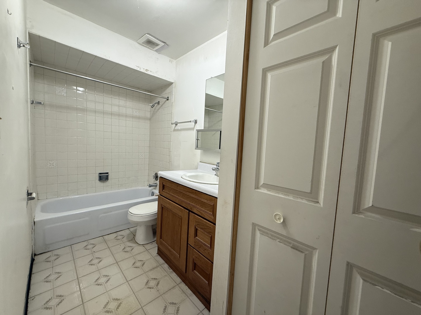 10735 5th Ave Cut Off Unit: 202