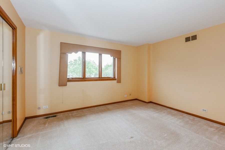 227 Wood Glen Lane
