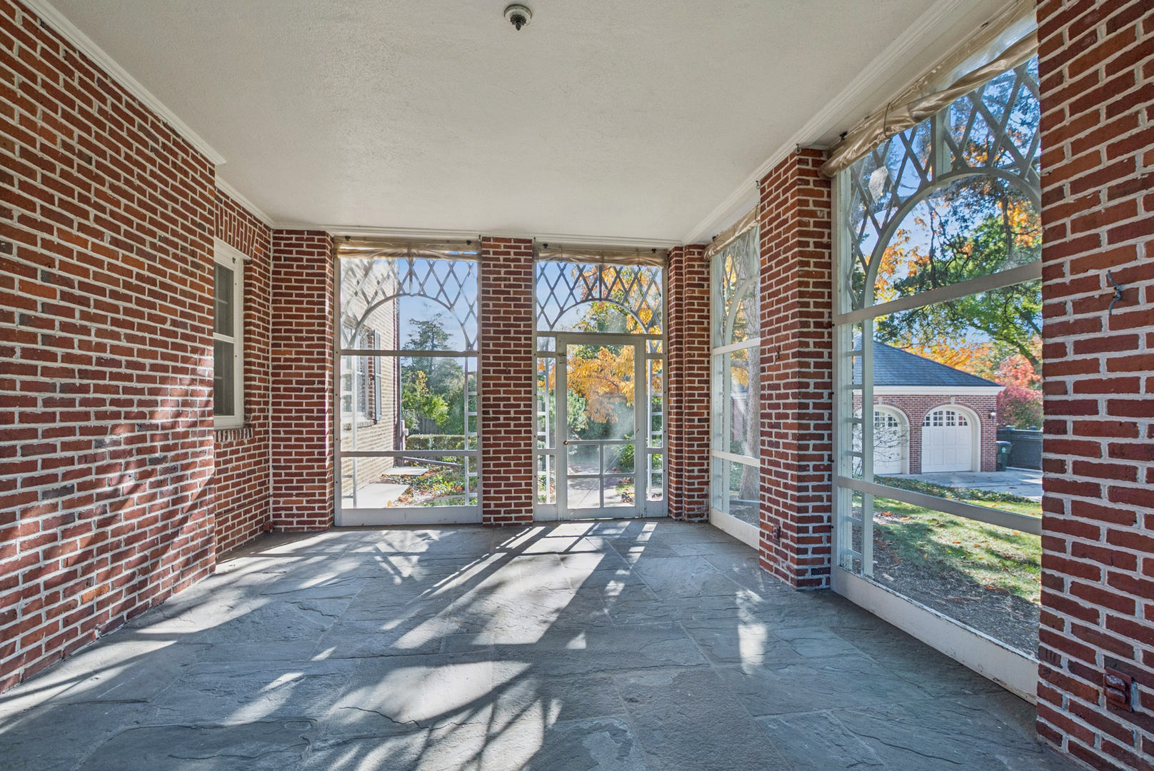 1053 Laurie Lane