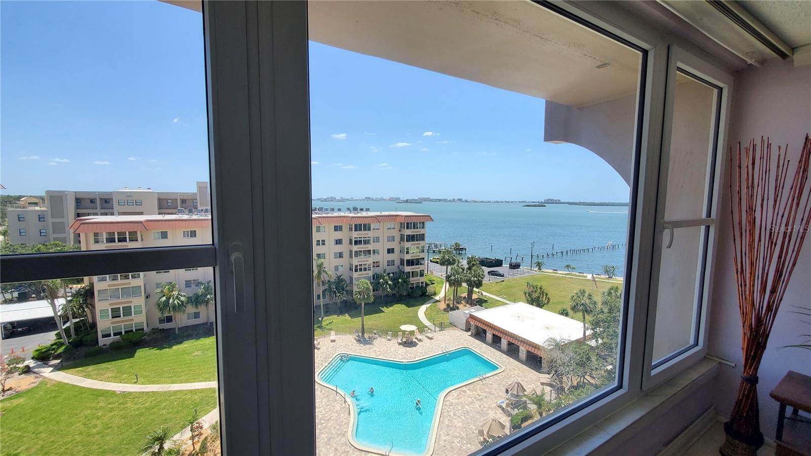 632 EDGEWATER DR #832