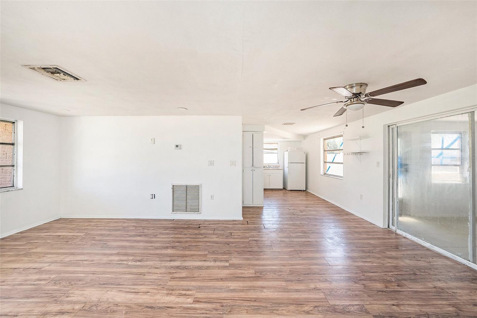 1051 NORMANDY BLVD