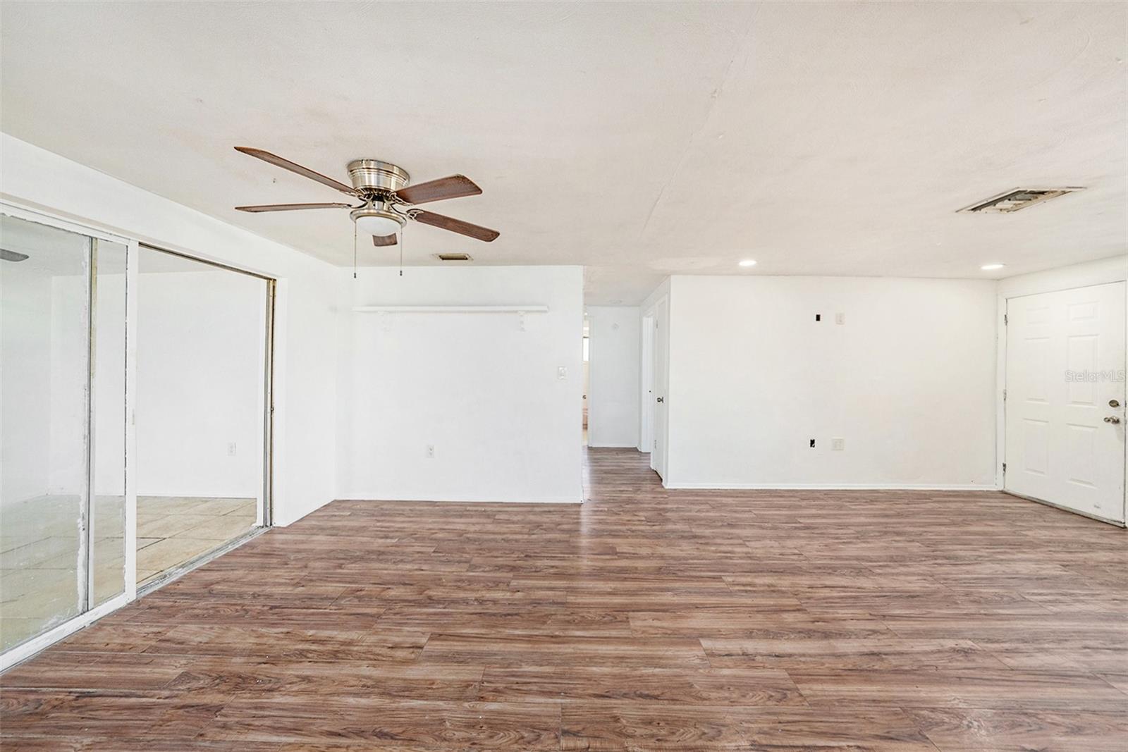 1051 NORMANDY BLVD
