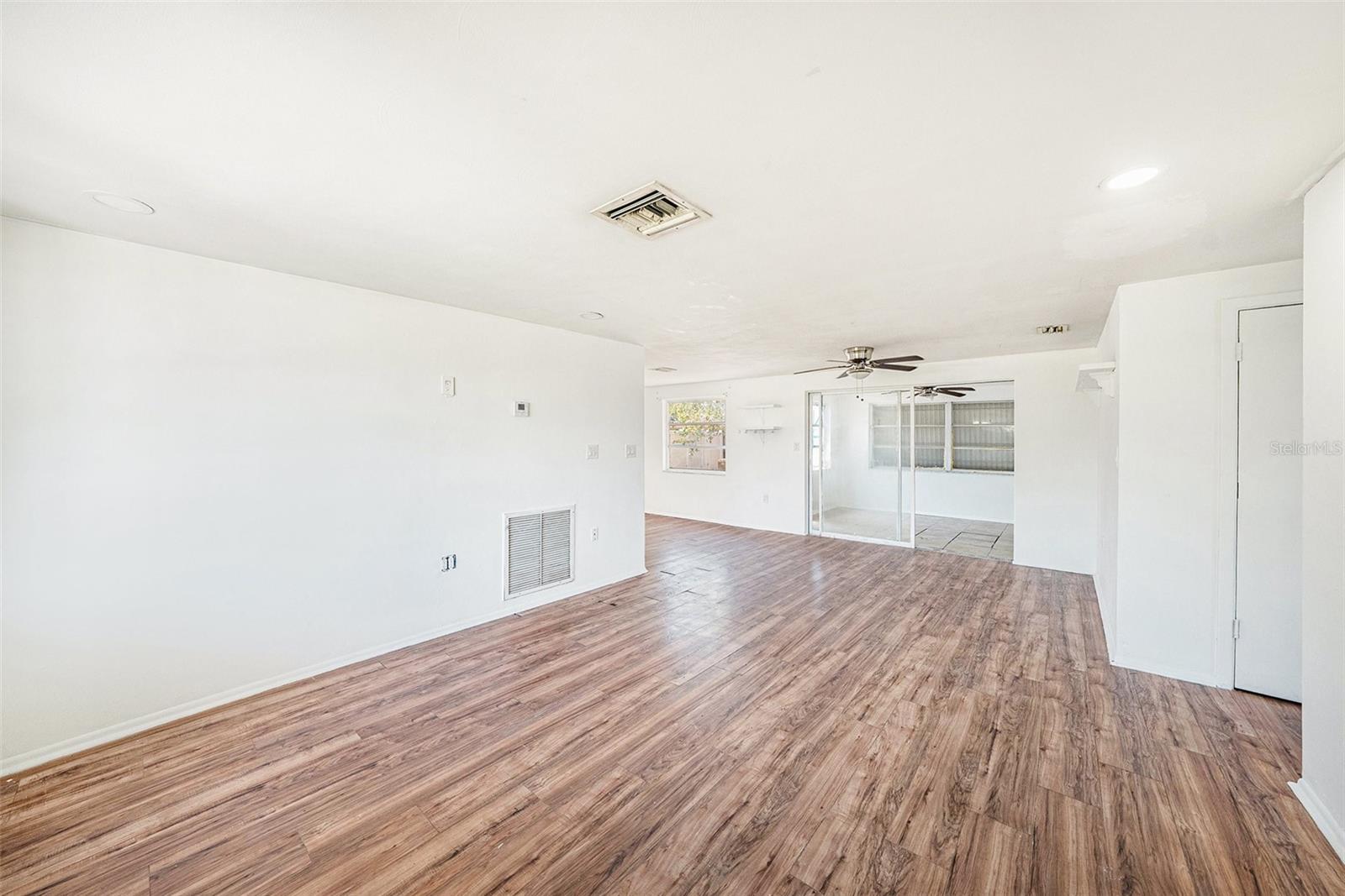1051 NORMANDY BLVD