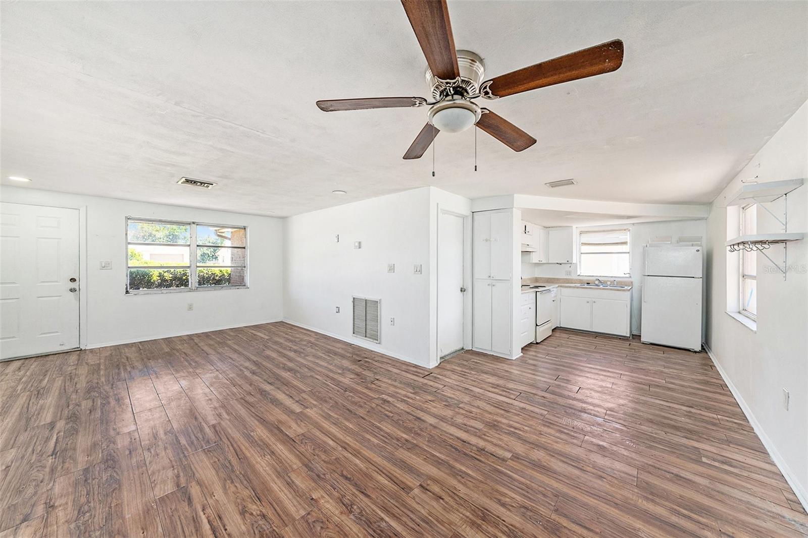 1051 NORMANDY BLVD