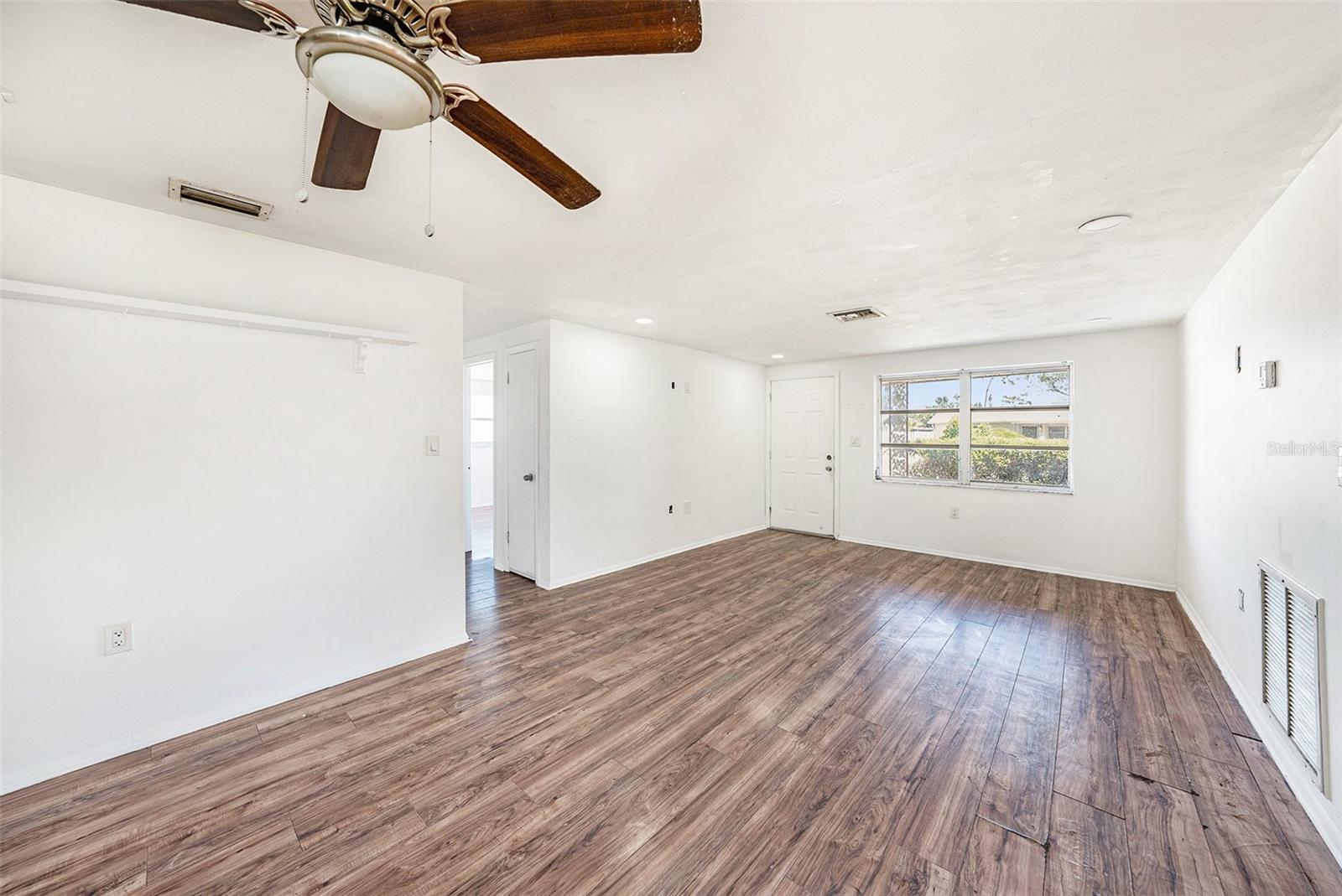1051 NORMANDY BLVD