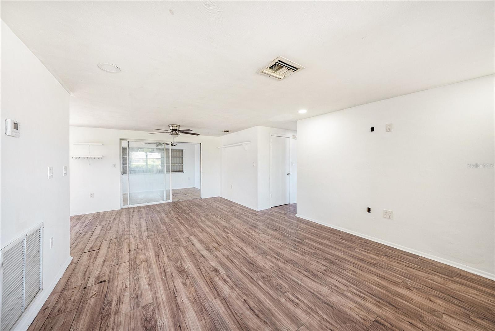1051 NORMANDY BLVD