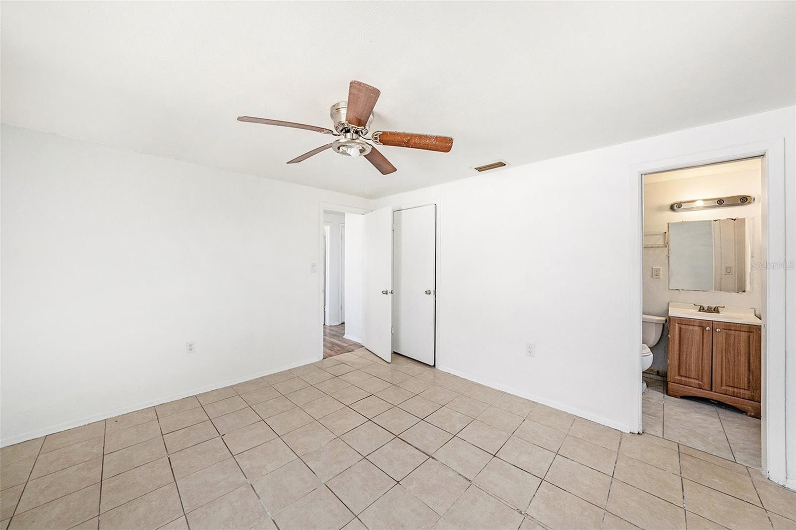 1051 NORMANDY BLVD